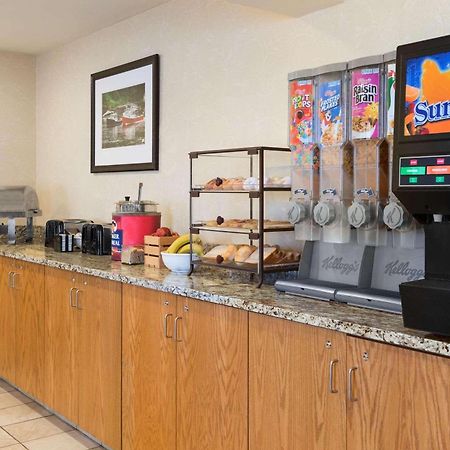 Country Inn & Suites By Radisson, Holland, Mi ภายนอก รูปภาพ