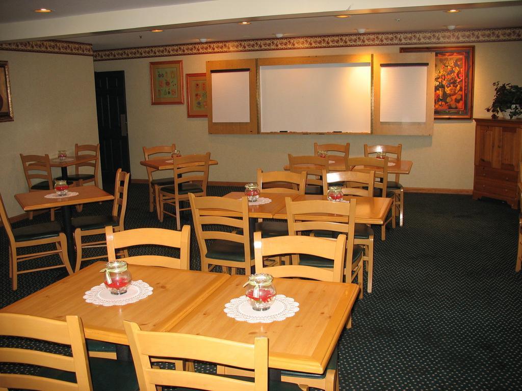 Country Inn & Suites By Radisson, Holland, Mi ภายนอก รูปภาพ